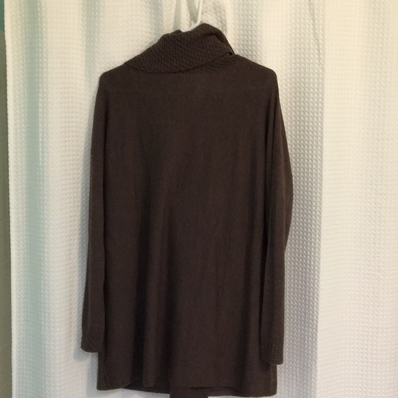 ELLEN TRACY - Super Chic Brown Sweater with Buckle Detail - Size: Large - Picture 11 of 13